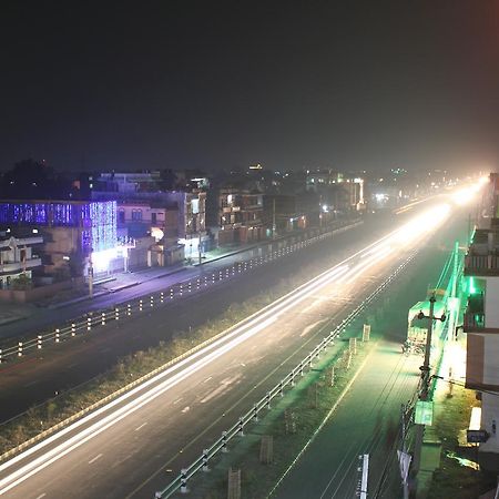 Asian Hotel Butwal Екстер'єр фото